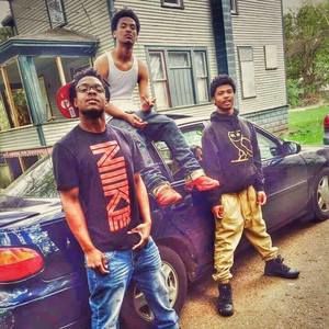 Meet your Posher, Ajamion